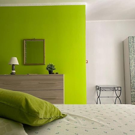 Colorful House Apartment เนเปิลส์ ภายนอก รูปภาพ