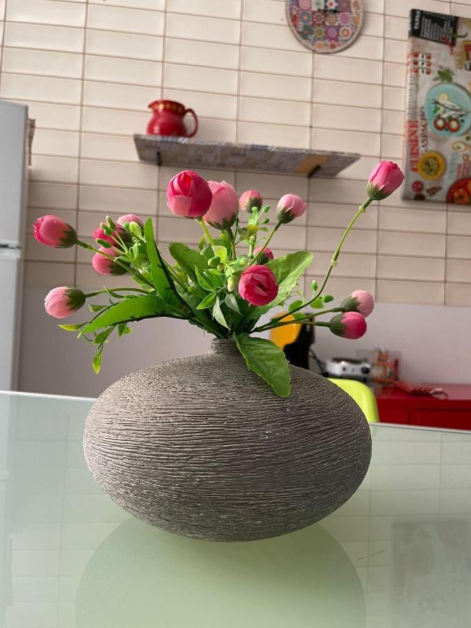 Colorful House Apartment เนเปิลส์ ภายนอก รูปภาพ
